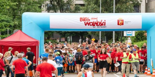 Bieg Wolności - w Ursusie. Fot. Andrzej Chomczyk Sztuka Kadru `Bieg Wolności - w Ursusie. Fot. Andrzej Chomczyk Sztuka Kadru